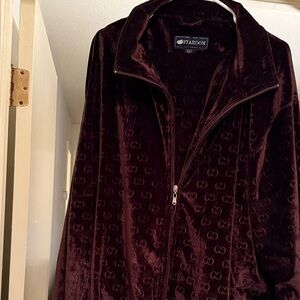 Men’s 2 piece Velour jogger set in dark brown or chocolate colored.